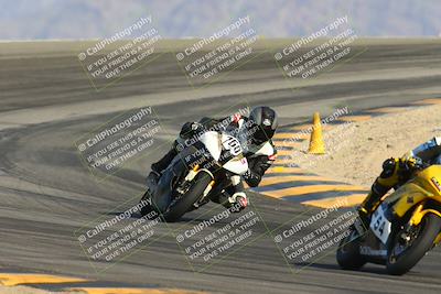 media/Nov-16-2024-CVMA (Sat) [[0e4bb1f32f]]/Race 8-Supersport Middleweight/